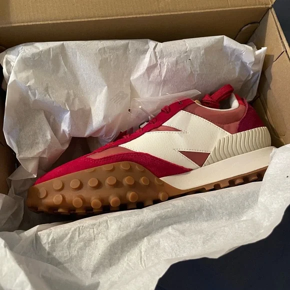 New balance - Picture 3 of 4